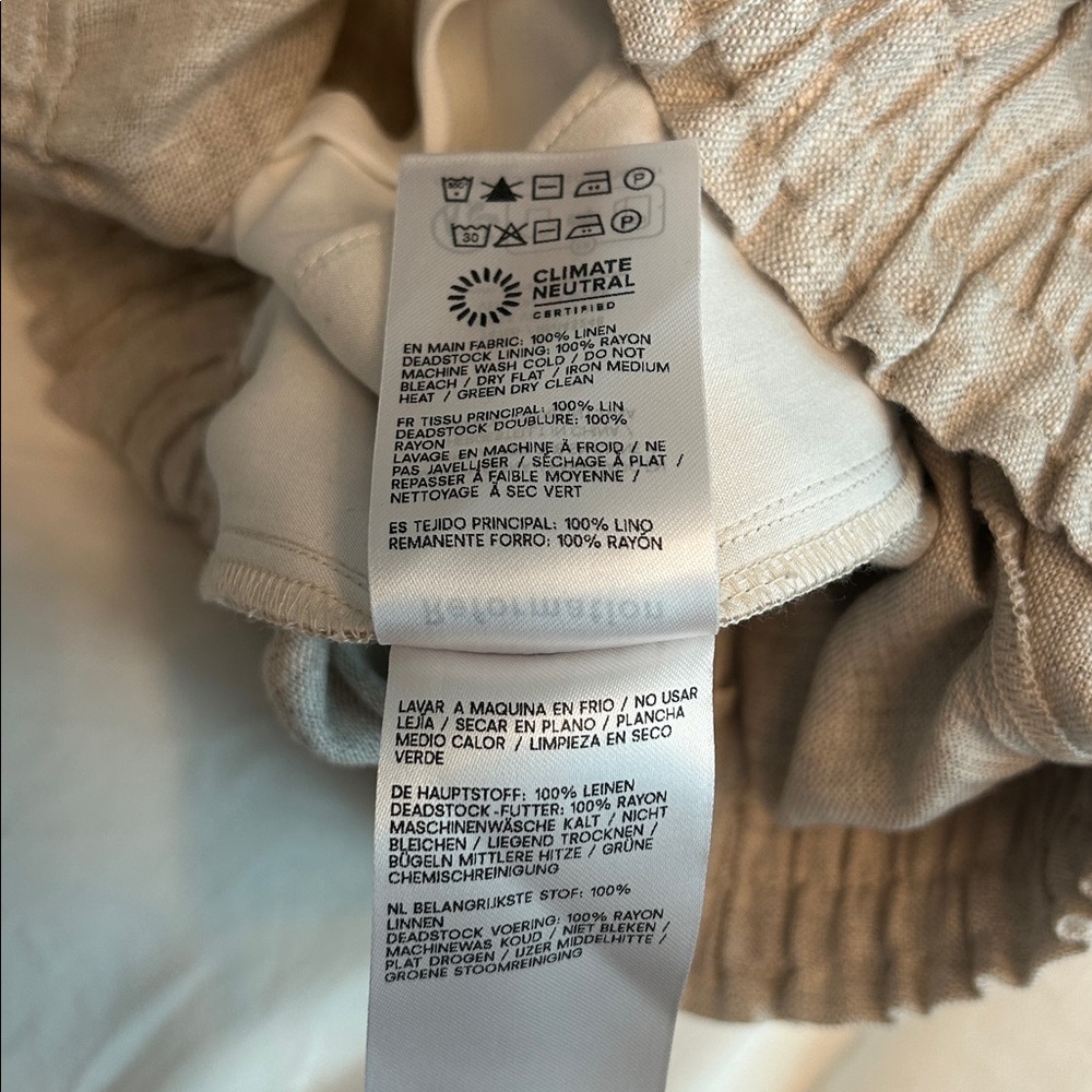 Reformation tan/sandy-colored linen shorts - Picture 5 of 5